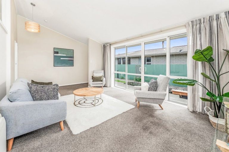 Photo of property in 27 Skerten Avenue, Hornby, Christchurch, 8042