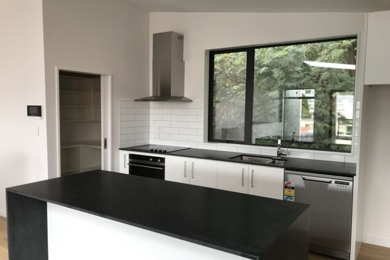 Photo of property in 18a Oriental Terrace, Oriental Bay, Wellington, 6011