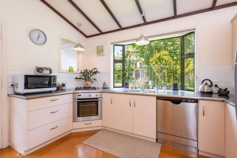Photo of property in 2 Nansen Place, Levin, 5510