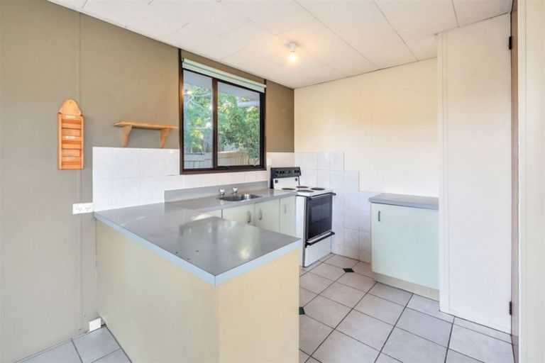 Photo of property in 1/9 Lucinda Place, Glen Eden, Auckland, 0602