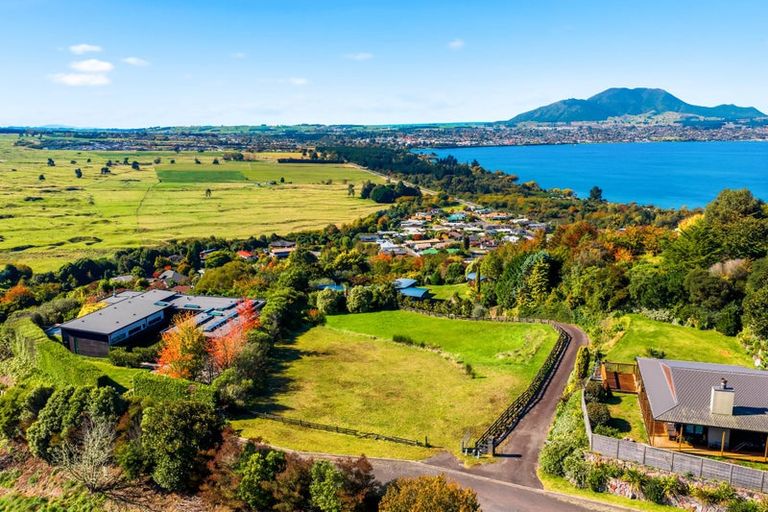 Photo of property in 2/110 Acacia Heights Drive, Acacia Bay, Taupo, 3385