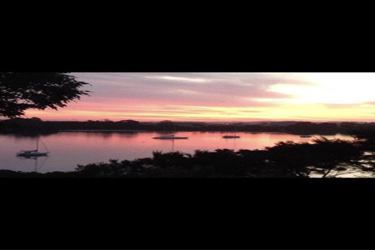 Photo of property in 38a Oruamo Place, Beach Haven, Auckland, 0626