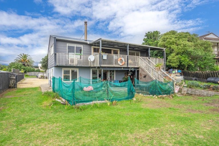 Photo of property in 21 Manga-pirau Street, Waikawa Beach, Manakau, 5573