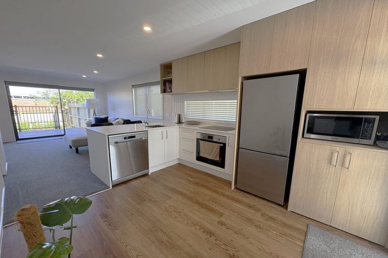 Photo of property in 6/7 Bertram Grove, Naenae, Lower Hutt, 5011