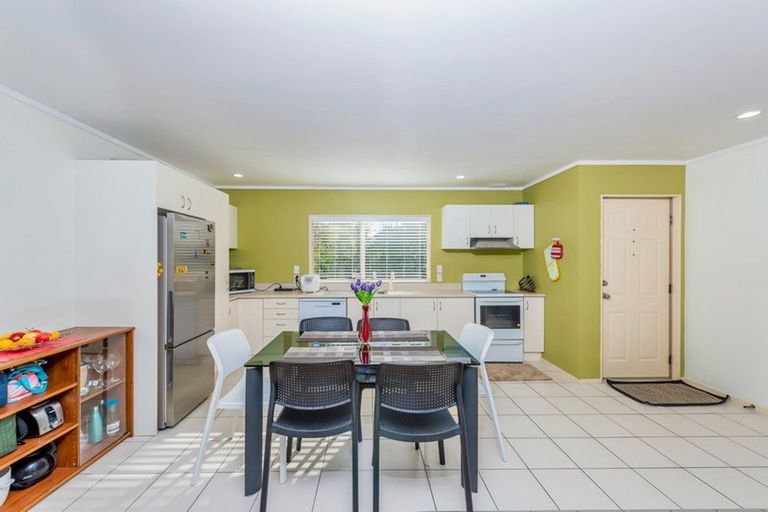 Photo of property in 29 Marinich Drive South, Ranui, Auckland, 0612