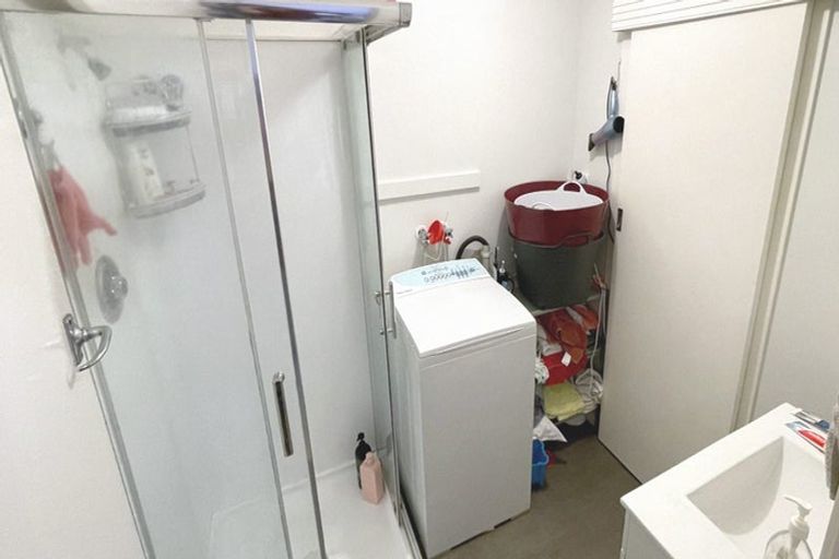 Photo of property in 82 Rolleston Street, Mount Cook, Wellington, 6021