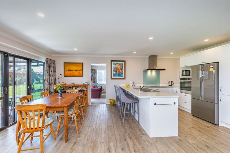 Photo of property in 2 Ivy Lane, Ohau, 5570