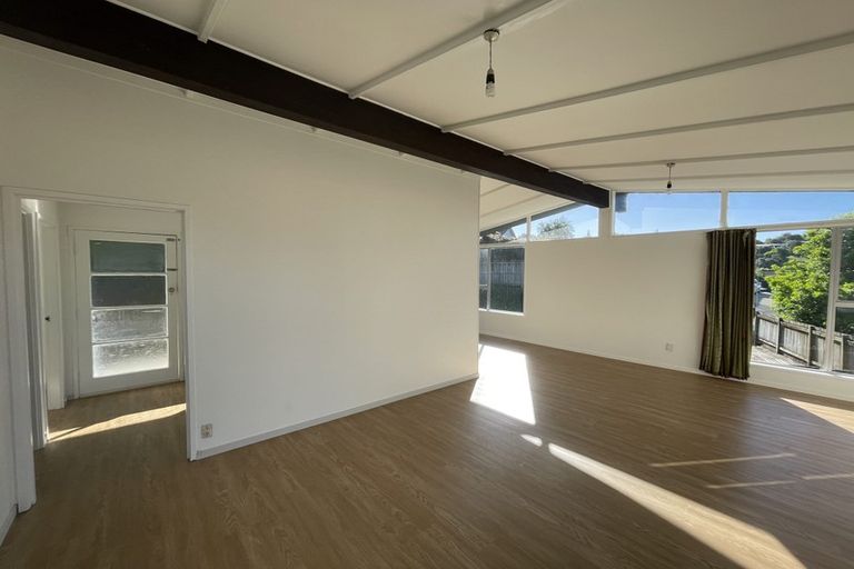 Photo of property in 1 Hewlett Road, Massey, Auckland, 0614