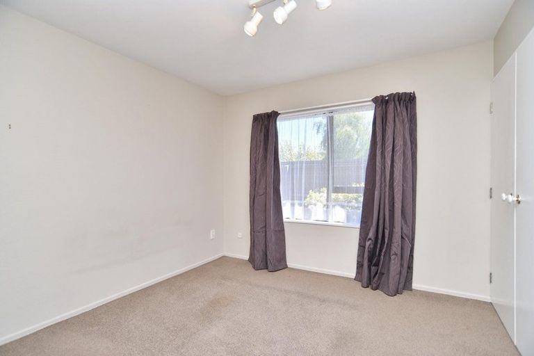 Photo of property in 2/60 Rhona Street, Linwood, Christchurch, 8062