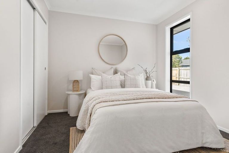 Photo of property in 37 Rhodes Street, Carterton, 5713