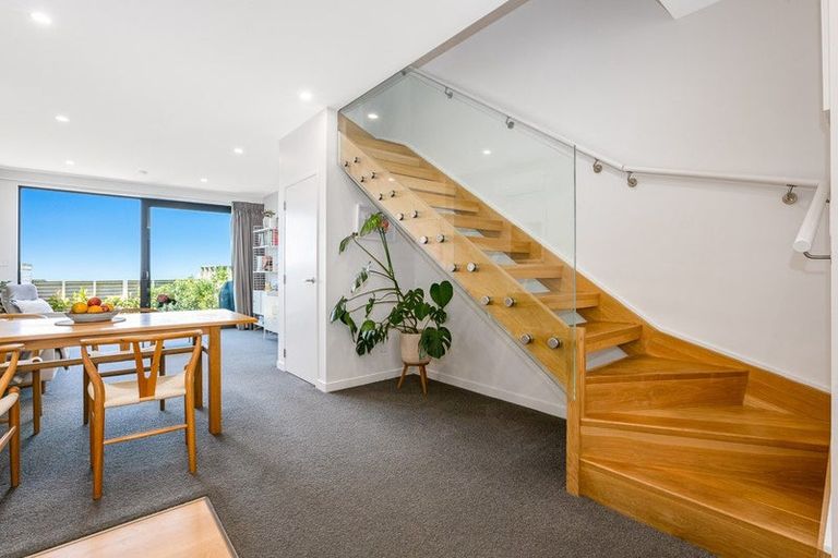 Photo of property in 3/52 High Street, Island Bay, Wellington, 6023