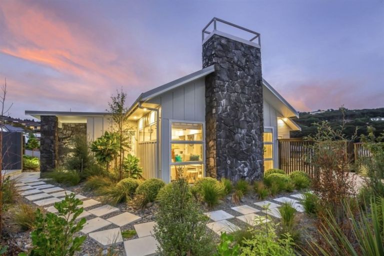 Photo of property in 195 Navigation Drive, Whitby, Porirua, 5024