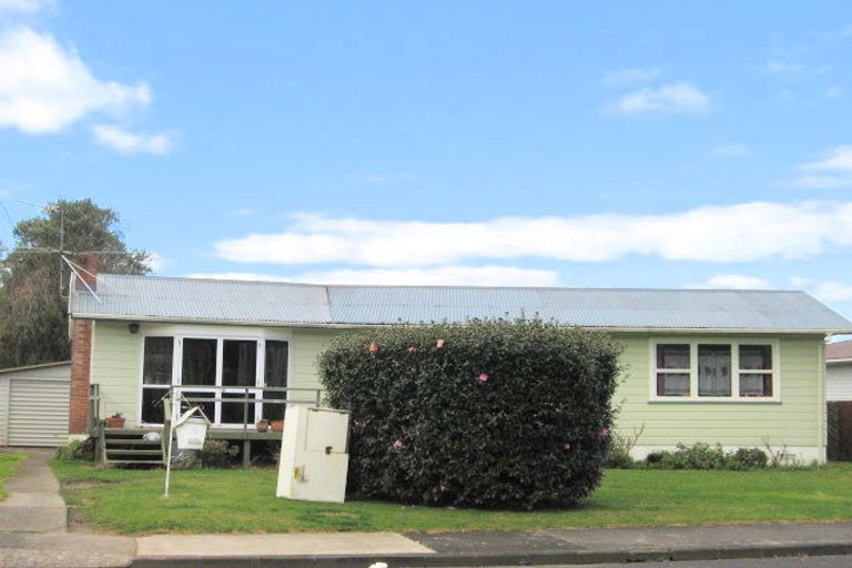 Photo of property in 3 Mountbatten Place, Papakura, 2110