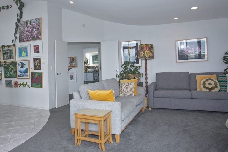 Photo of property in 203 Marine Parade, Mount Maunganui, 3116