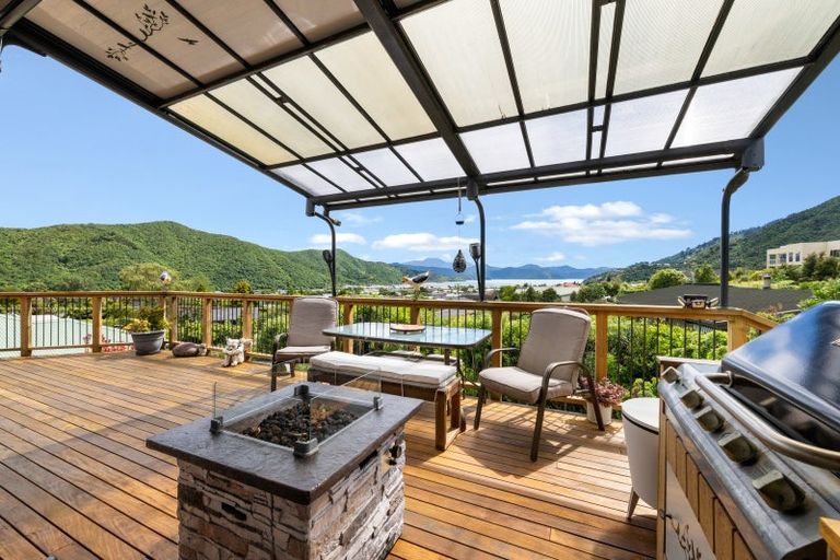 Photo of property in 32-34 Moana View Road, Waikawa, Picton, 7220