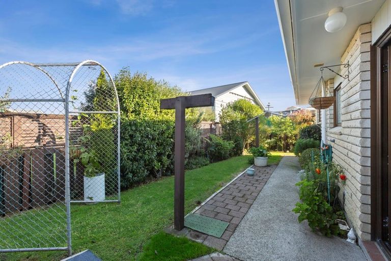 Photo of property in 1/81 Tukapa Street, Westown, New Plymouth, 4310