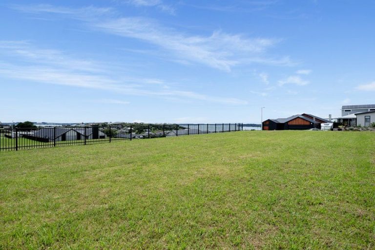 Photo of property in 8 Kuaka Rise, Omokoroa, 3114