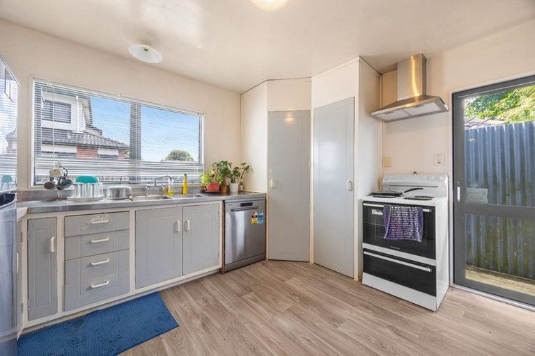 Photo of property in 2/49 Clevedon Road, Papakura, 2110