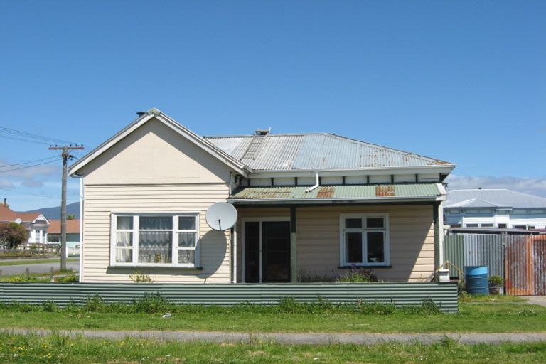 Photo of property in 28 Fonblanque Street, Westport, 7825