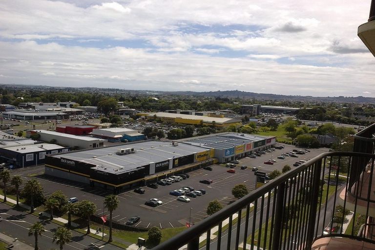 Photo of property in 14h/18 Ronwood Avenue, Manukau, Auckland, 2104