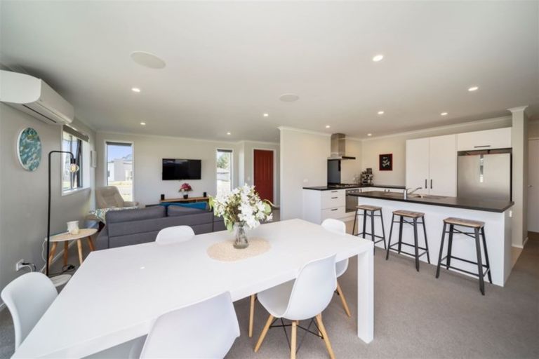 Photo of property in 14 Mercade Close, Stratford, 4332