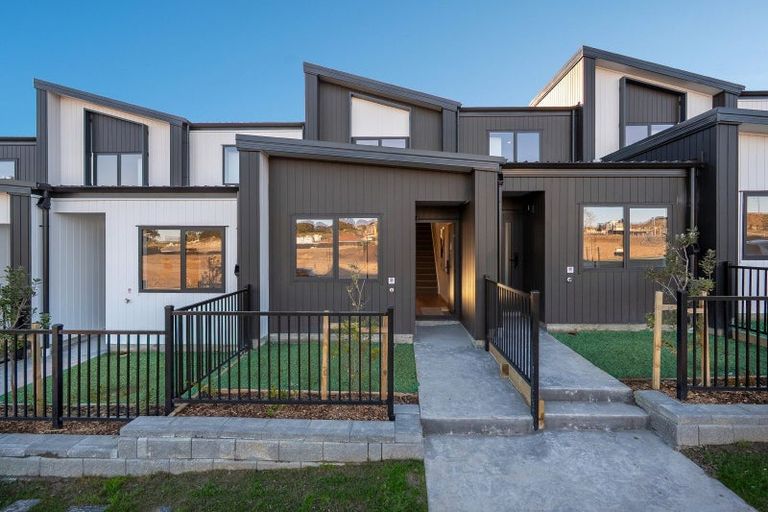 Photo of property in 4/4 Limestone Drive, Hobsonville, Auckland, 0616