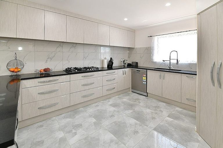 Photo of property in 21 Rauta Way, Helensville, 0800