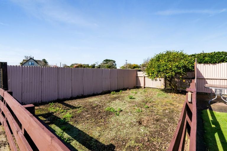Photo of property in 25 Mcguire Street, Hawera, 4610