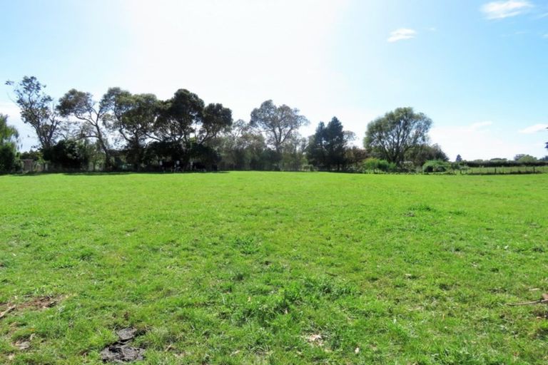 Photo of property in 54 Waihou Road, Levin, 5571