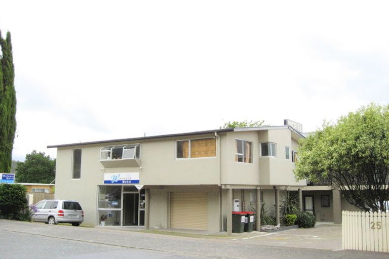 Photo of property in 2f/25 Weranui Road, Waiwera, Orewa, 0994