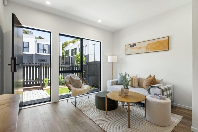 Photo of property in 16-18 Handley Avenue, Narrow Neck, Auckland, 0624