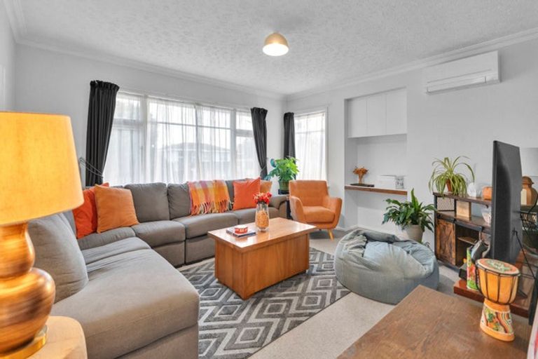 Photo of property in 19 Brockenhurst Street, Aranui, Christchurch, 8061