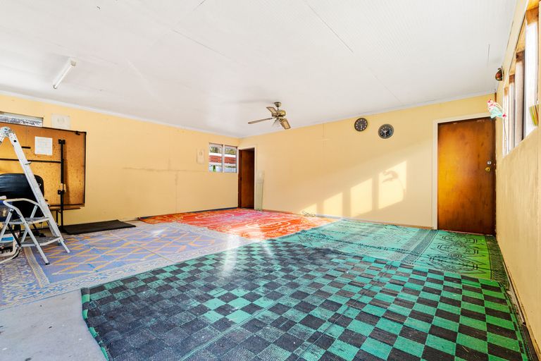Photo of property in 14 Kellett Road, Ranui, Auckland, 0612