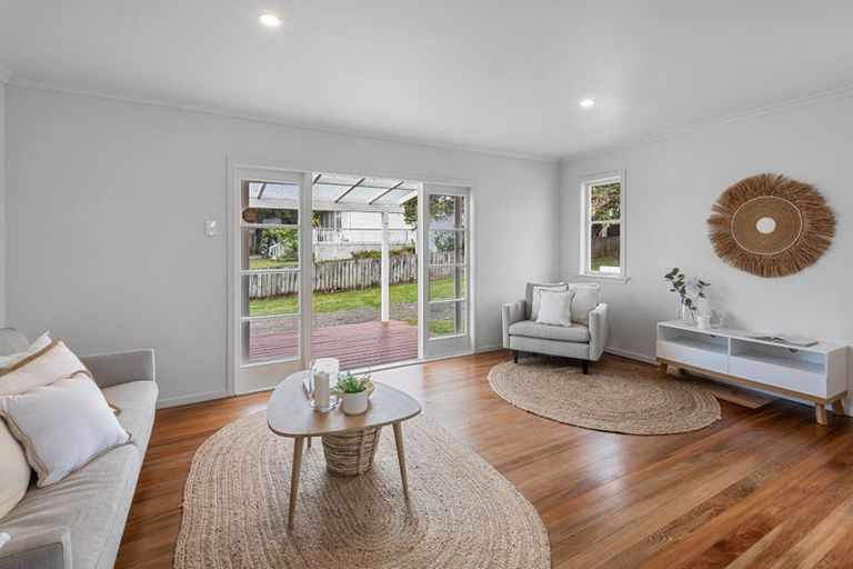 Photo of property in 1 Whimp Avenue, Onerahi, Whangarei, 0110