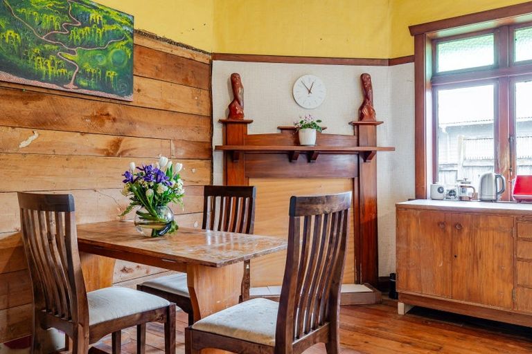 Photo of property in 23 Knowles Street, Terrace End, Palmerston North, 4410