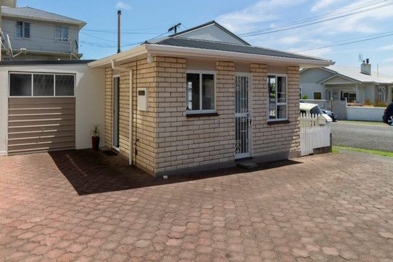 Photo of property in 21a Bulteel Street, New Plymouth, 4310
