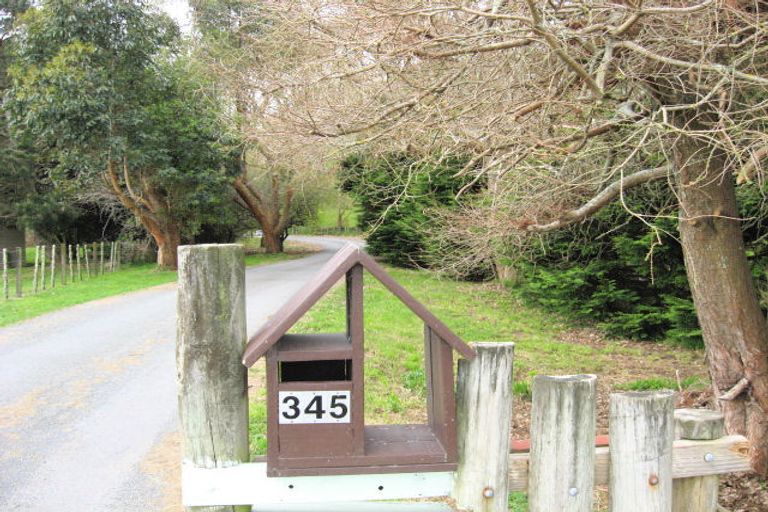 Photo of property in 345 Mazengarb Road, Paraparaumu, 5032