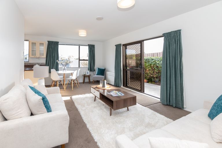 Photo of property in 1/20 Kirsten Place, Parklands, Christchurch, 8083