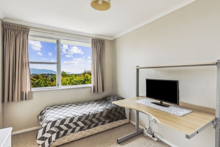 Photo of property in 51 Kakariki Grove, Waikanae, 5036