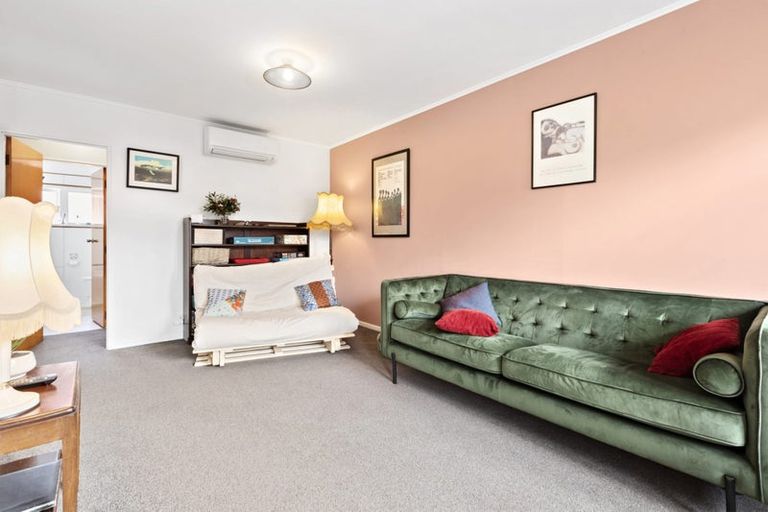 Photo of property in 2/95a Freyberg Street, Lyall Bay, Wellington, 6022