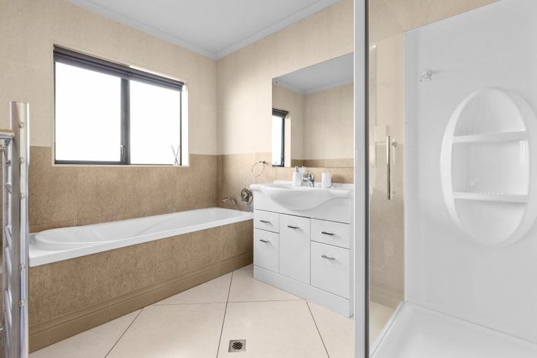 Photo of property in 6b Neeve Place, Taradale, Napier, 4112