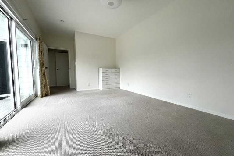 Photo of property in 52 Seaview Road, Paremata, Porirua, 5024