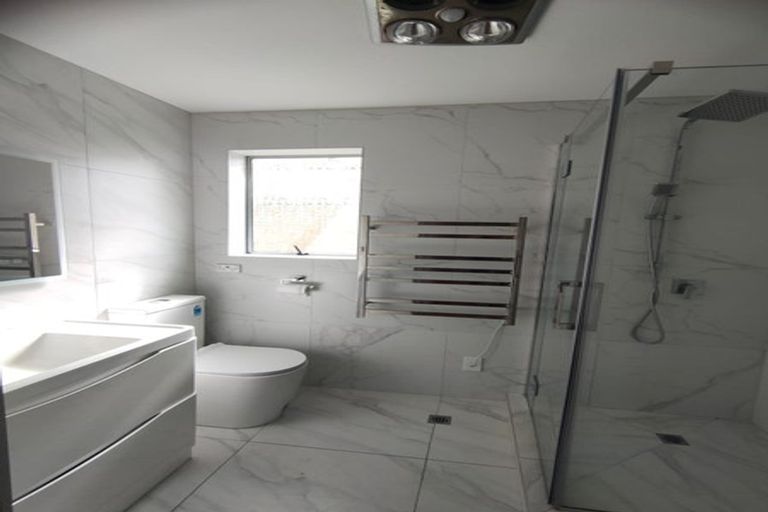 Photo of property in 165 Don Buck Road, Massey, Auckland, 0614