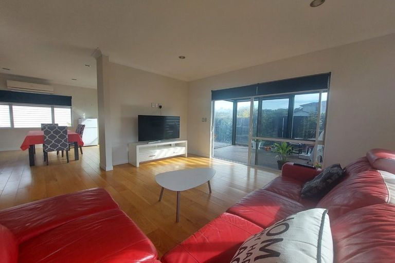 Photo of property in 21 Hornbill Drive, Fairview Heights, Auckland, 0632