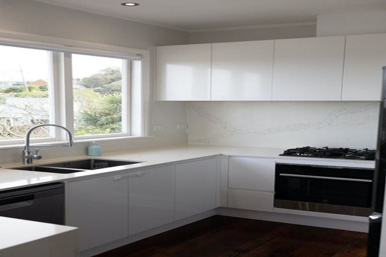 Photo of property in 1/27 Huka Road, Birkenhead, Auckland, 0626