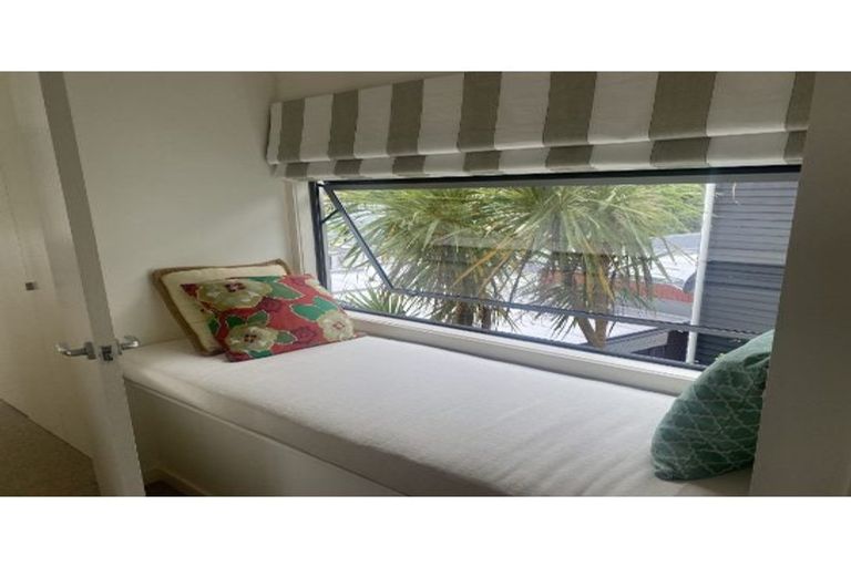 Photo of property in 37e Ngaio Road, Kelburn, Wellington, 6012