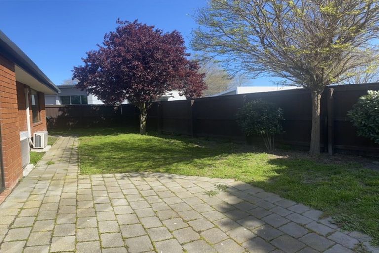 Photo of property in 2/65 Middlepark Road, Sockburn, Christchurch, 8042