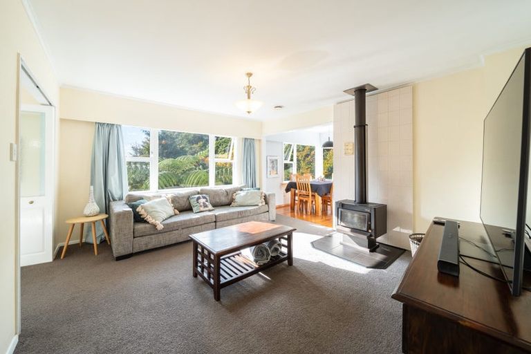Photo of property in 10 Court Road, Tawa, Wellington, 5028
