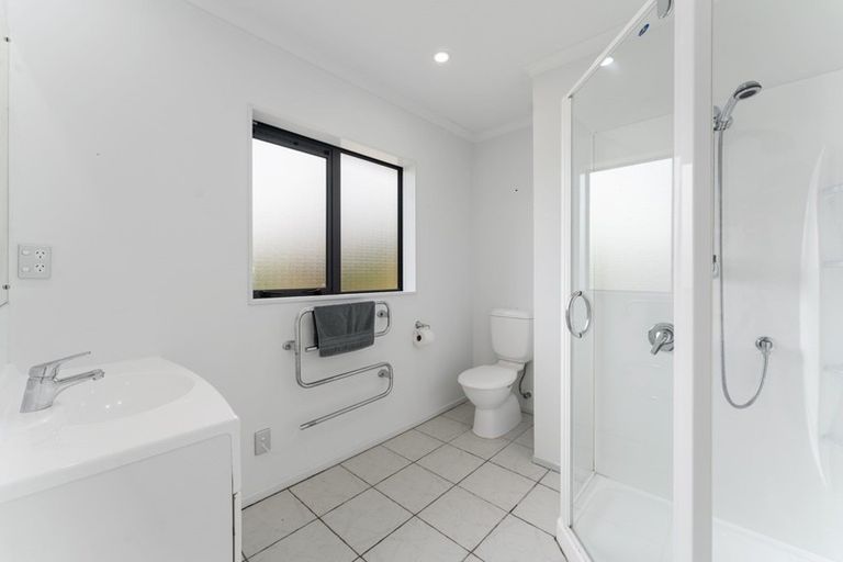 Photo of property in 7 Lambert Way, Paraparaumu, 5032