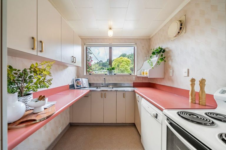 Photo of property in 14a Forest Road, Pinehaven, Upper Hutt, 5019